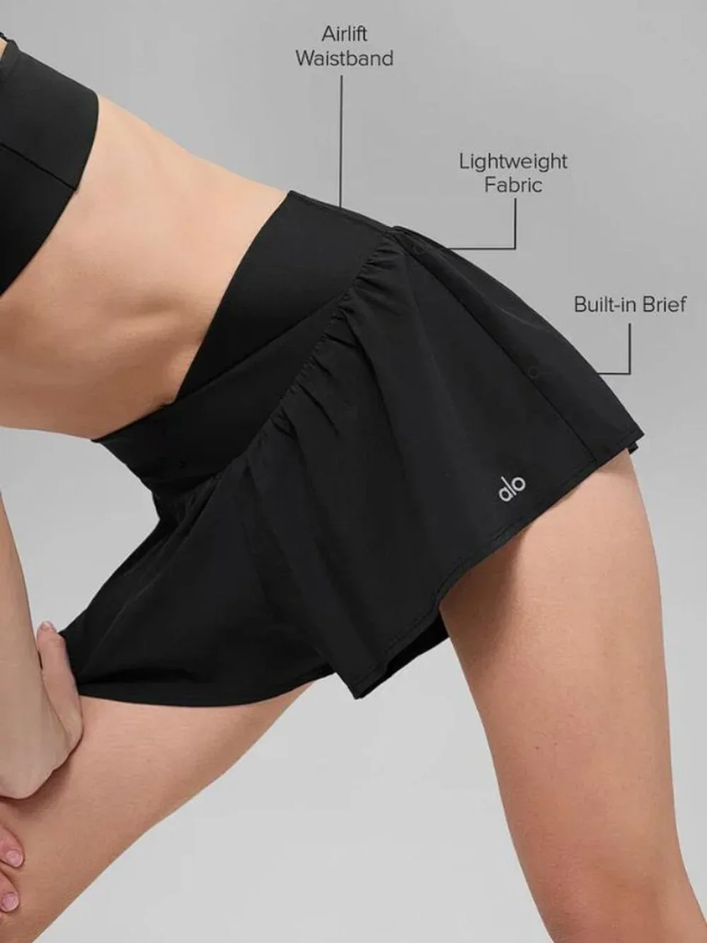 ALO YOGA Women's V-Cute Running Short Size M in Black